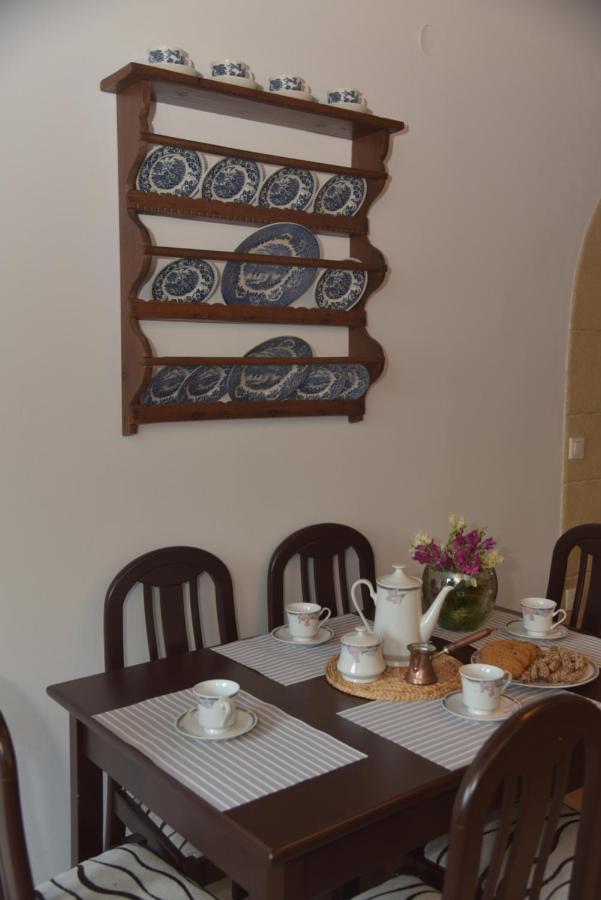 Kamara Traditional House Soroni Bagian luar foto