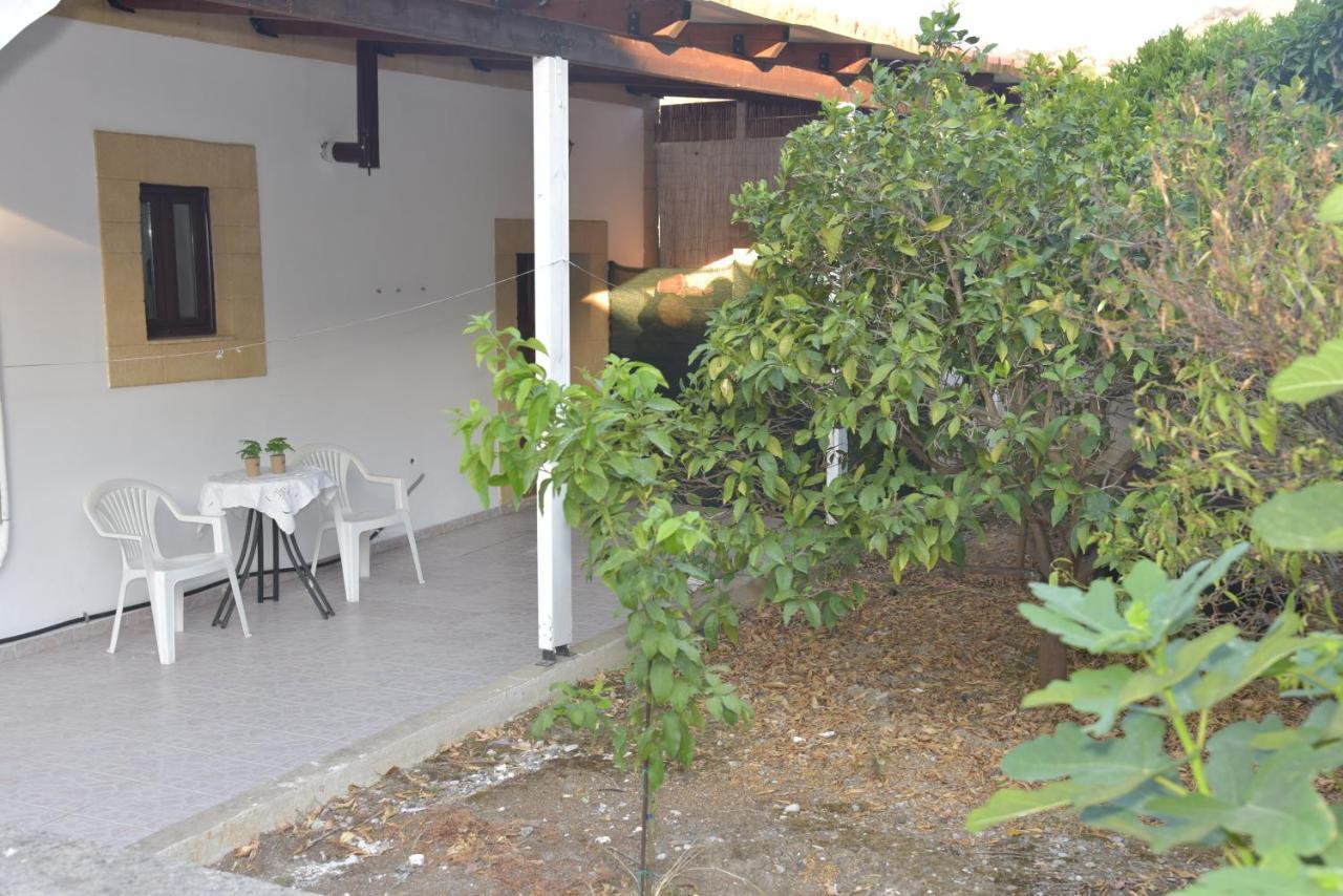 Kamara Traditional House Soroni Bagian luar foto